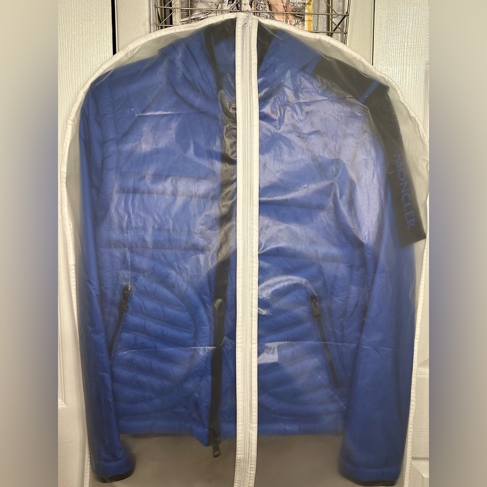 Moncler Craig Green Down-Filled Jacket – Limited Edition Genius Collection! 🔥💙 - Picture 10 of 10
